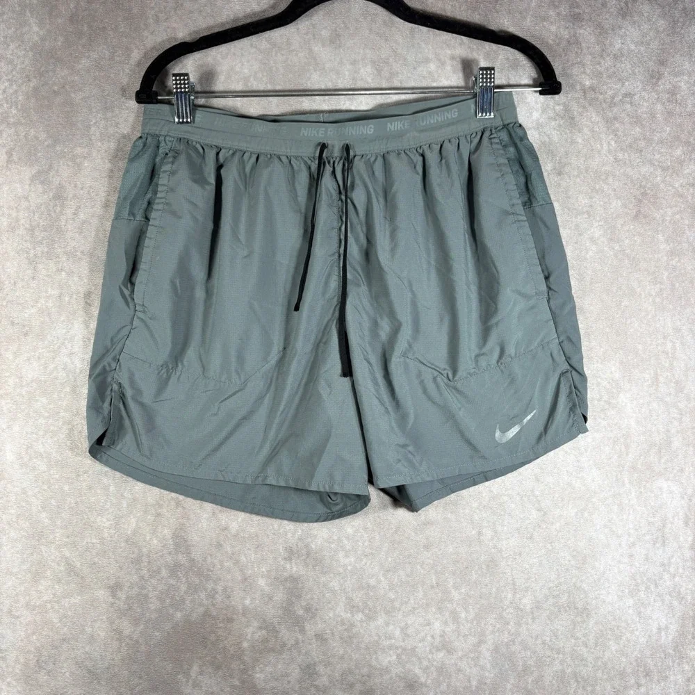 Nike Shorts Mens Large Grey Challenger 5